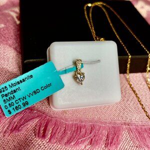 Elegant Gold Necklace with Moissanite Pendant